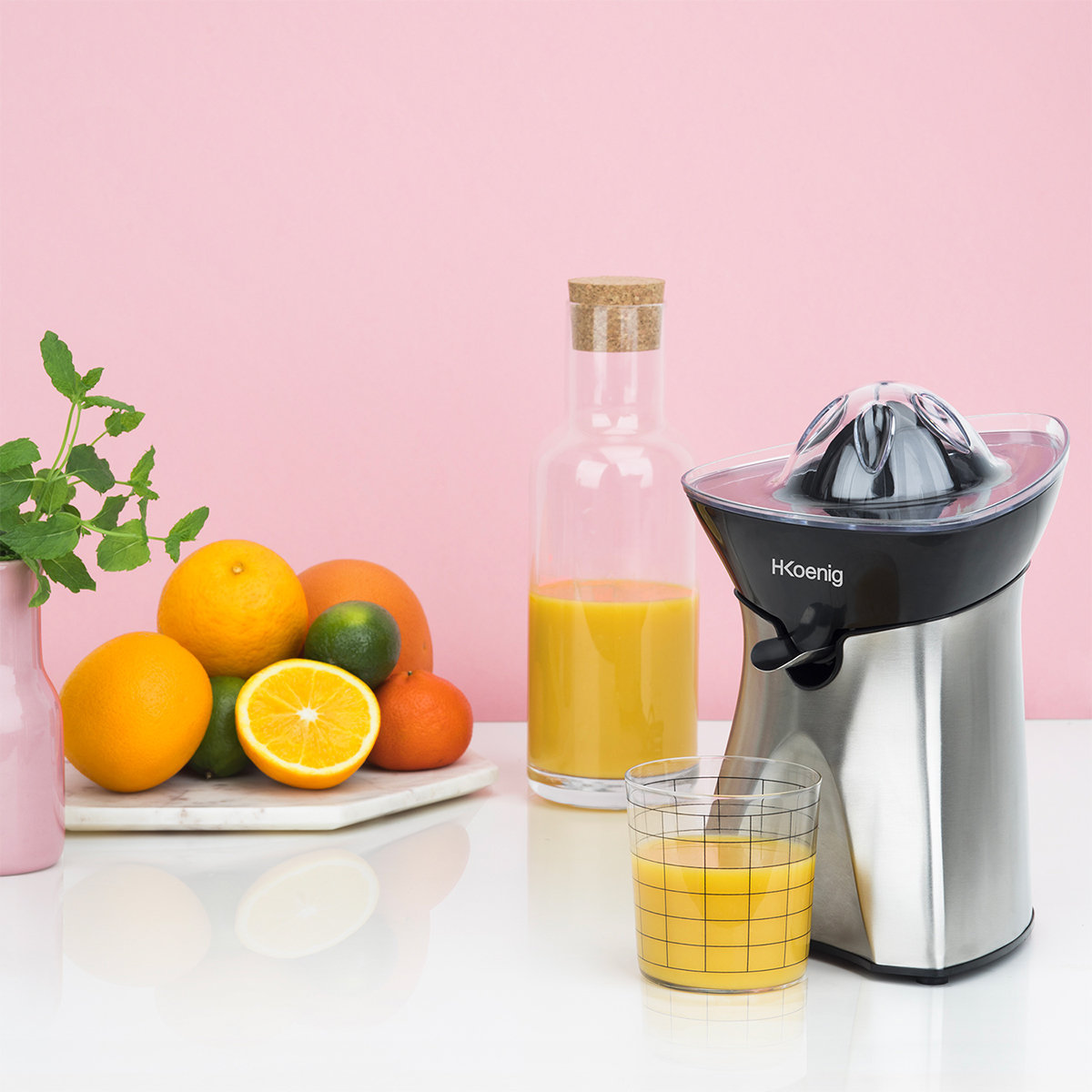 Envie d'un jus d'orange frais ? Optez pour le presse agrumes électrique - Cuisine A Vivre Envie d'un jus d'orange frais ? Optez pour le presse agrumes électrique
