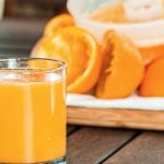Un jus de fruits frais avec le presse agrume électrique - Cuisine A Vivre Un jus de fruits frais avec le presse agrume électrique